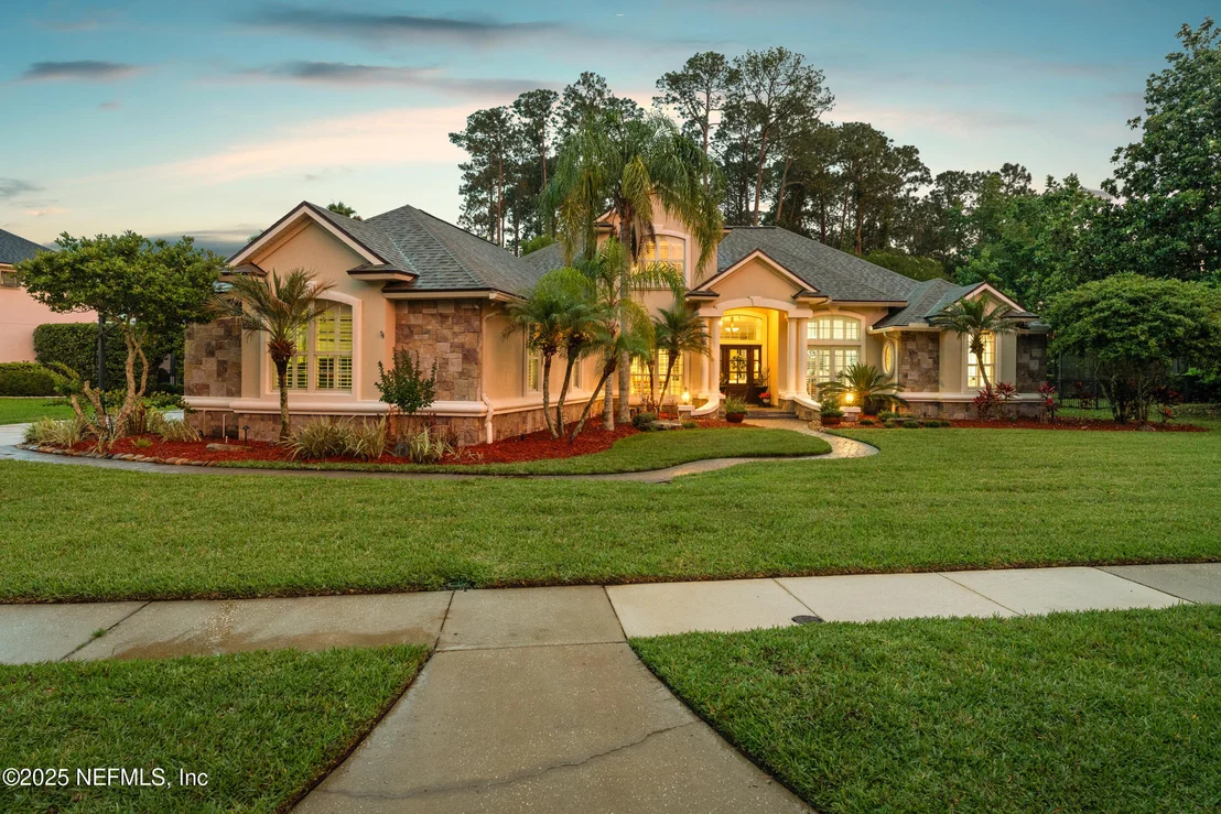 Photo of 389 SUMMERSET Drive