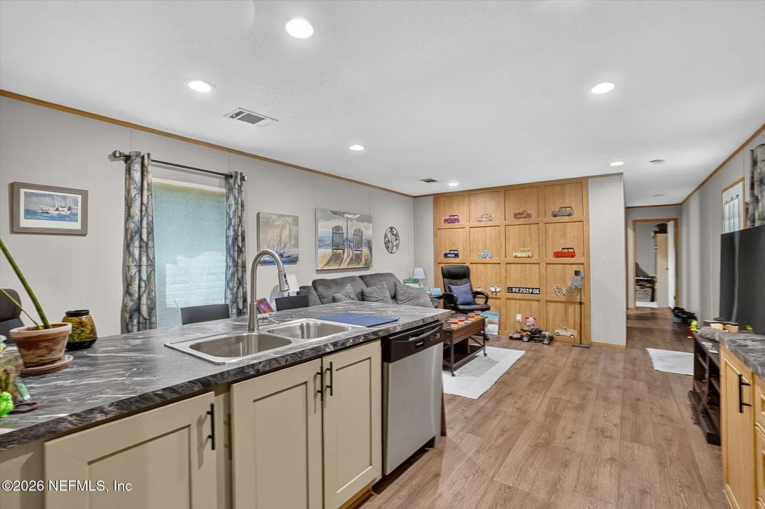Photo of 1615 DERITO Drive