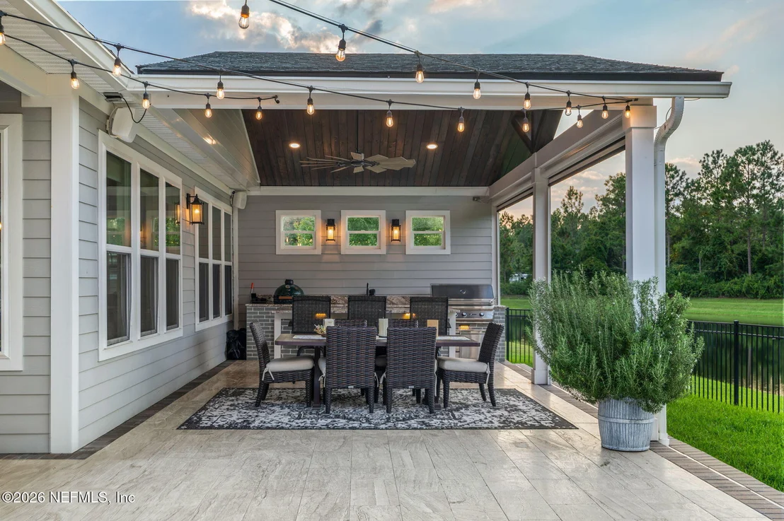 Photo of 681 GLENNEYRE Circle