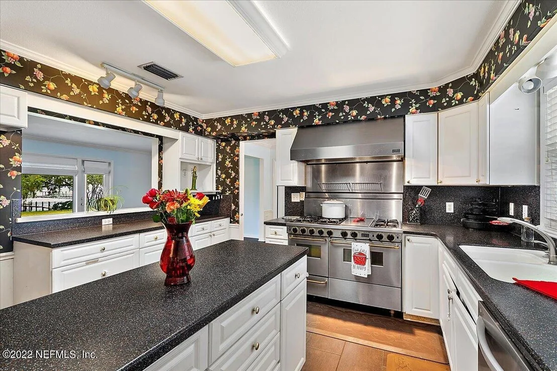 Photo of 1348 BAYLOR Lane