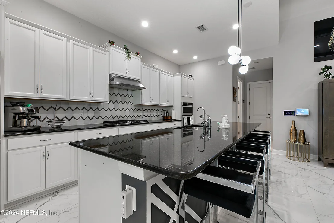 Photo of 10468 SILVERBROOK Trail