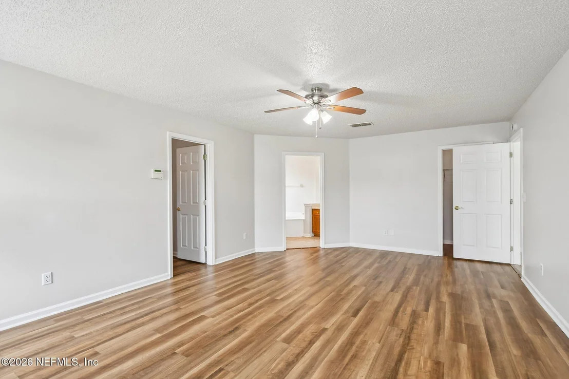 Photo of 476 HILLSIDE Drive