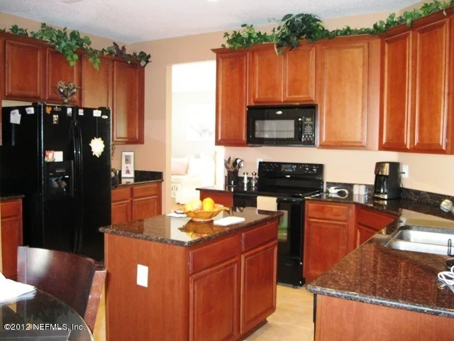 Photo of 721 SPRUCE PINE