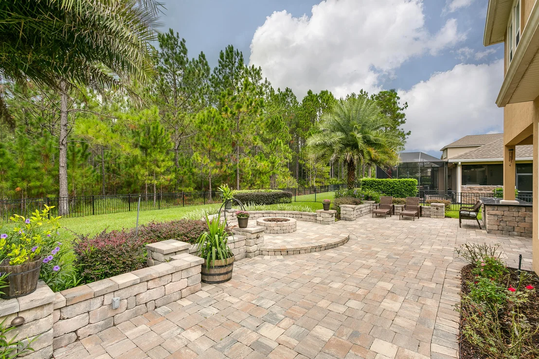 Photo of 2004 BRIDGEWOOD Drive