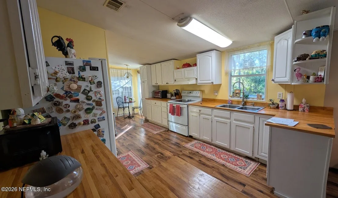 Photo of 105 ILLINOIS Drive
