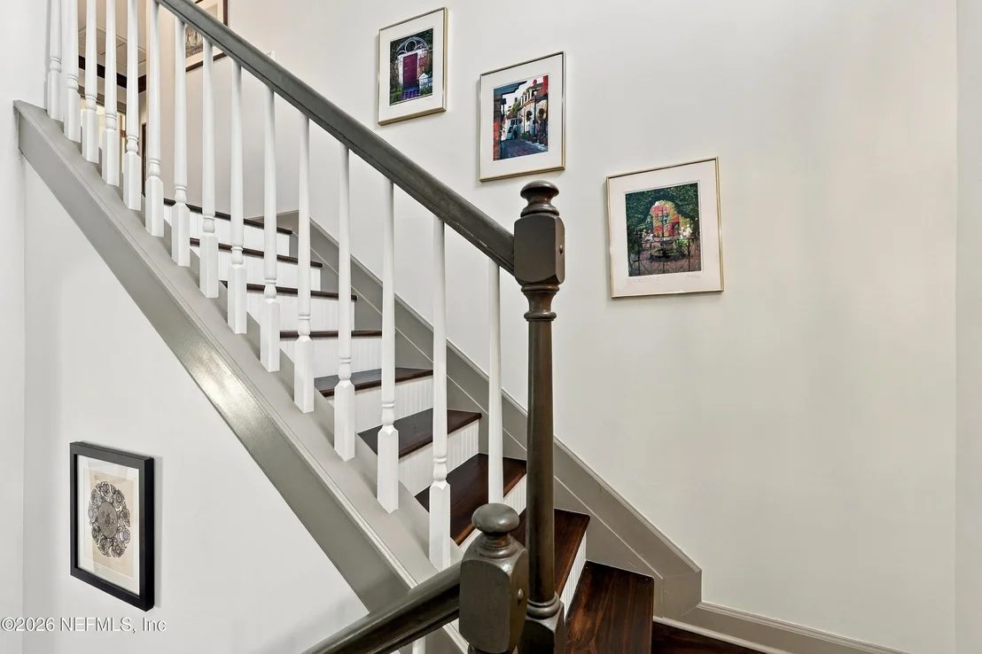 Photo of 500 TURNBERRY Lane