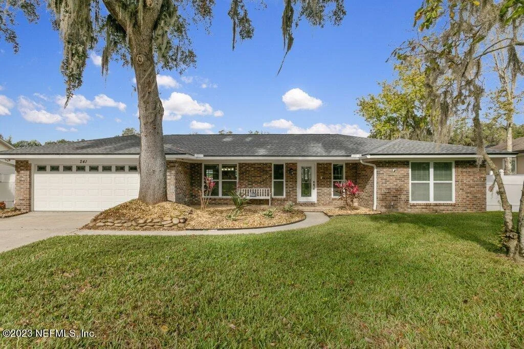 Photo of 241 OAK Drive S