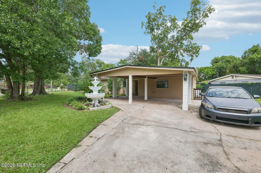 Photo of 5121 DUNSTAN Road