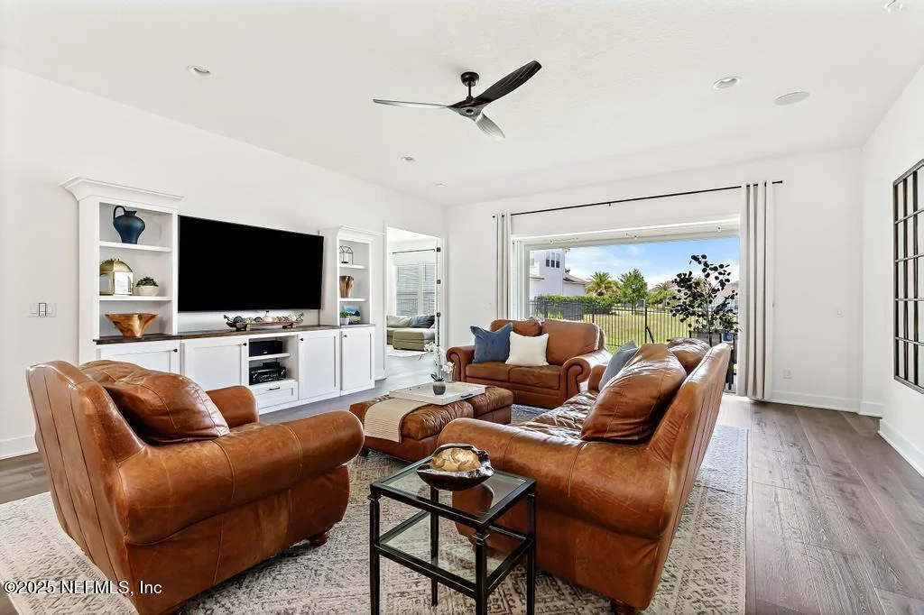 Photo of 638 WINDLEY Drive