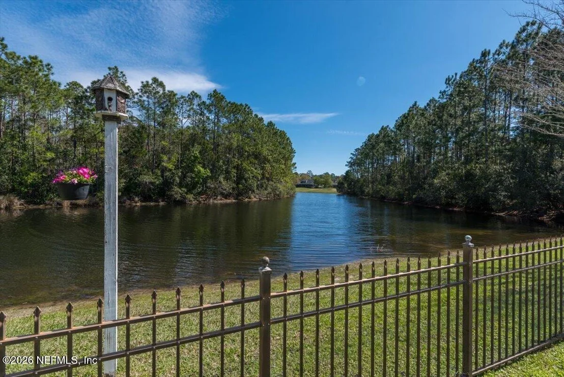 Photo of 844 EAGLE POINT Drive