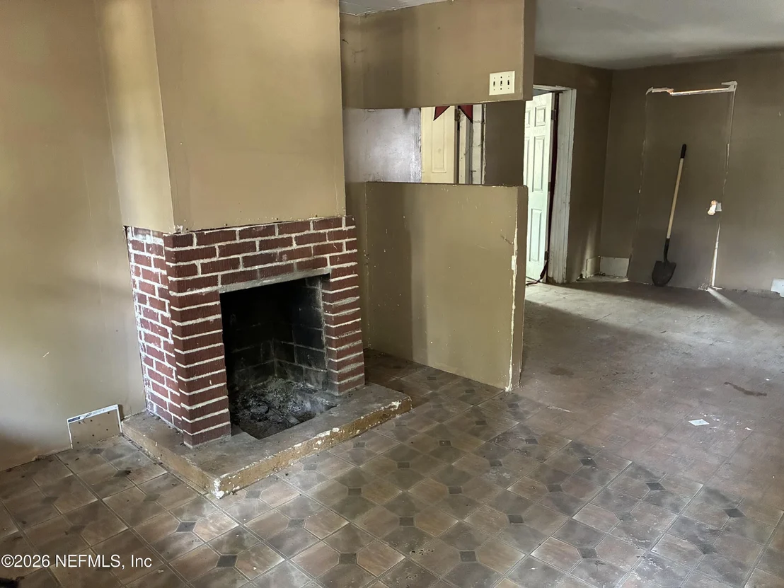 Photo of 420 INTERLACHEN Boulevard