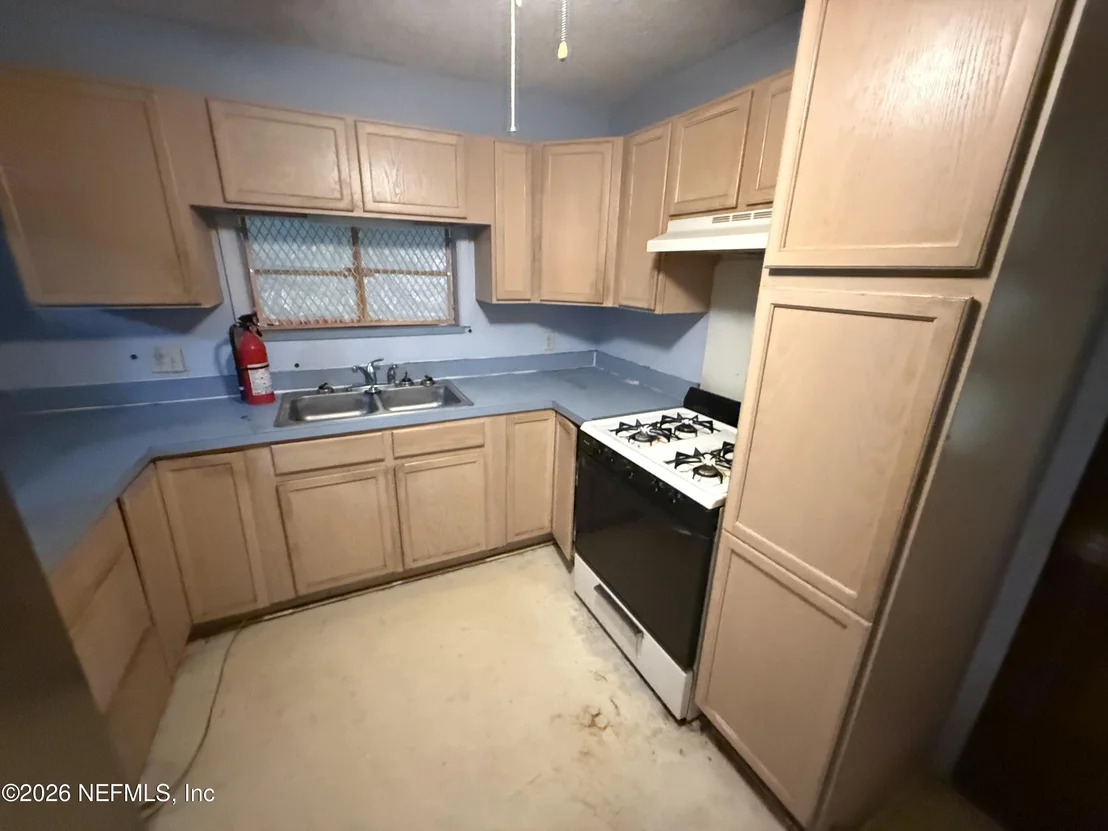 Photo of 6453 SOLANDRA Drive