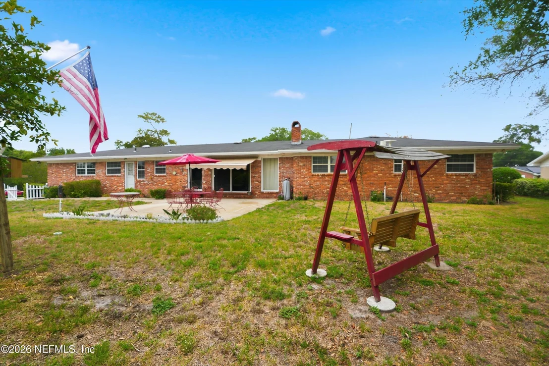 Photo of 1884 PARKCREST Drive