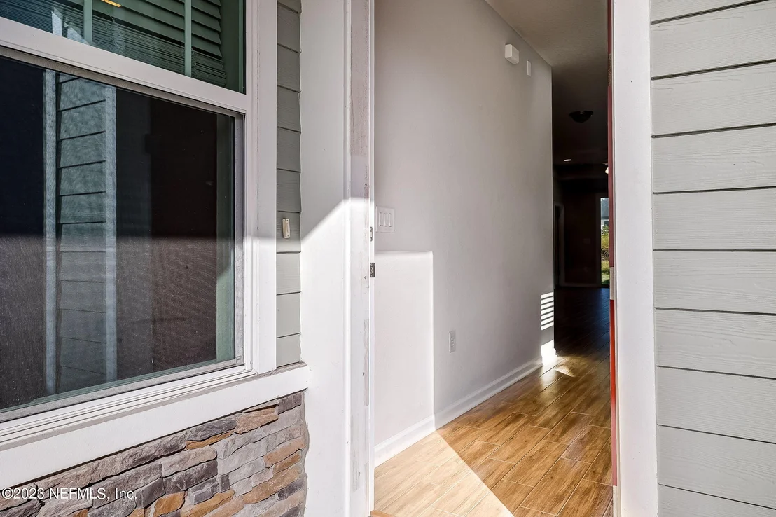 Photo of 152 WINDERMERE Way