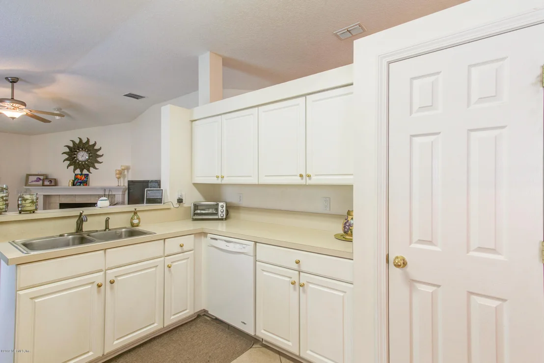 Photo of 924 N LILAC Loop