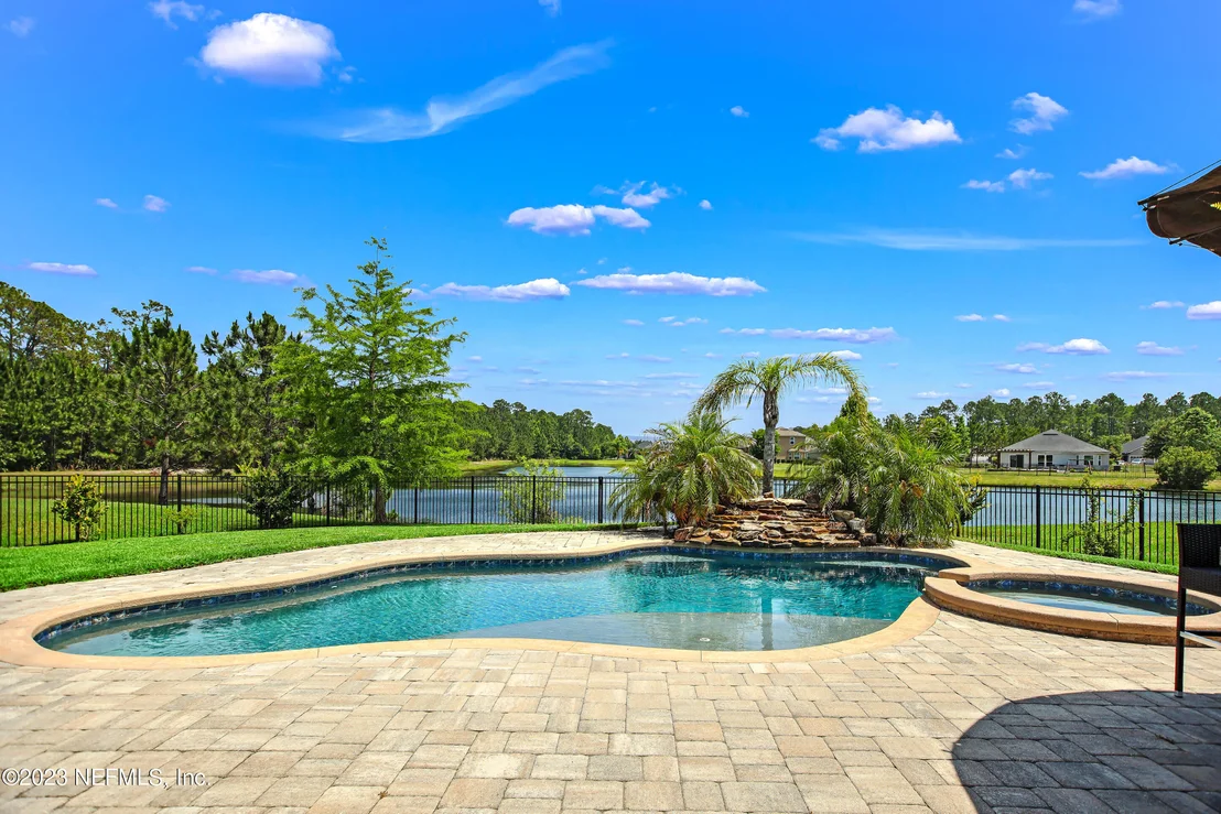 Photo of 140 CEDARSTONE Way