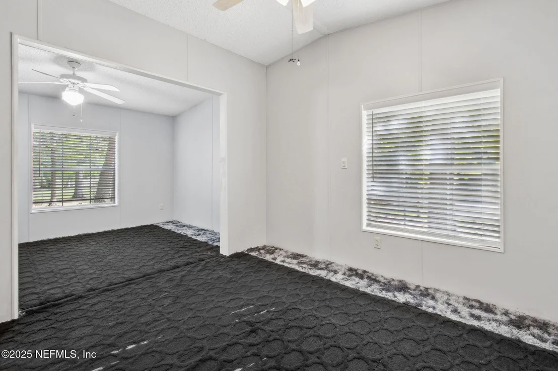 Photo of 812 JONATHAN Road