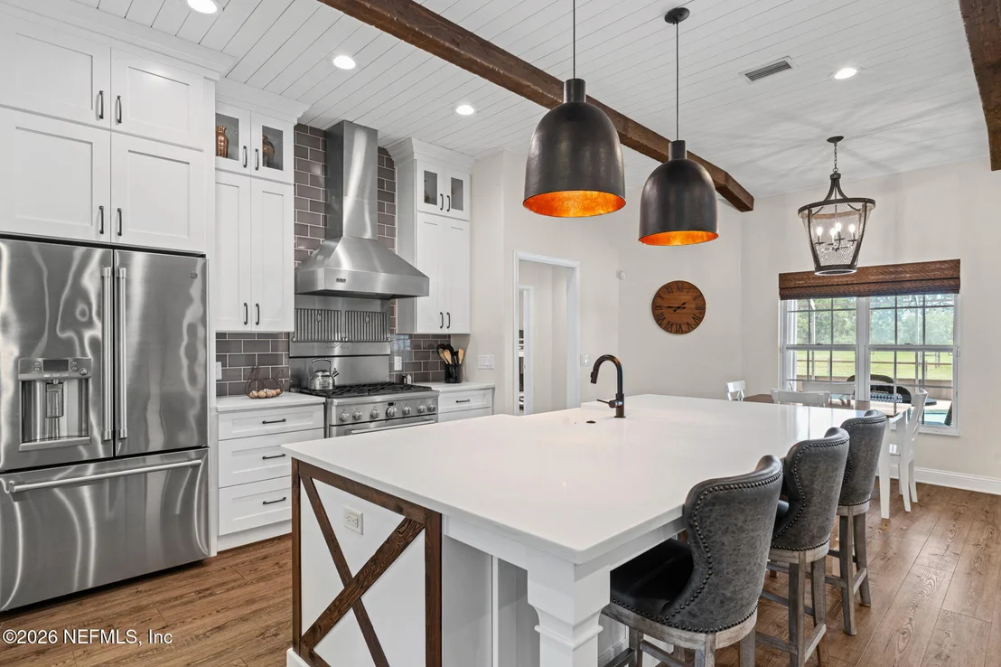 Photo of 8200 MORRISON Road