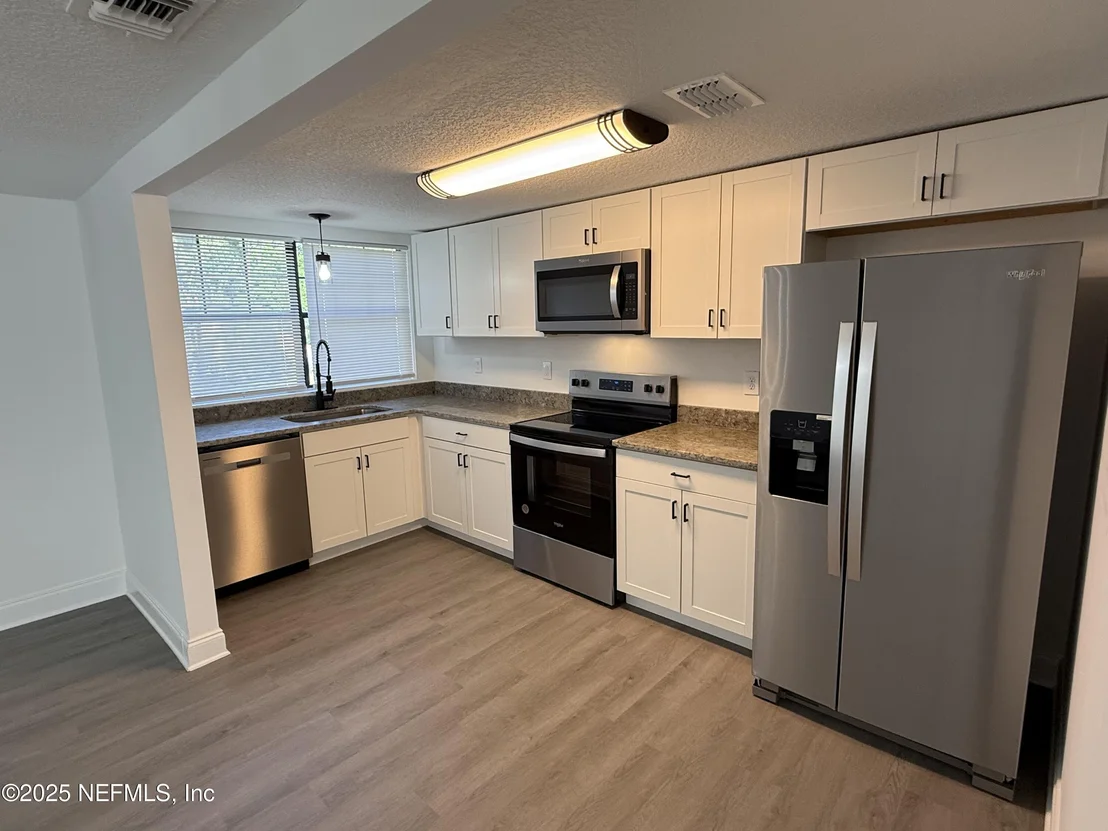 Photo of 6449 BLUEBIRD Road