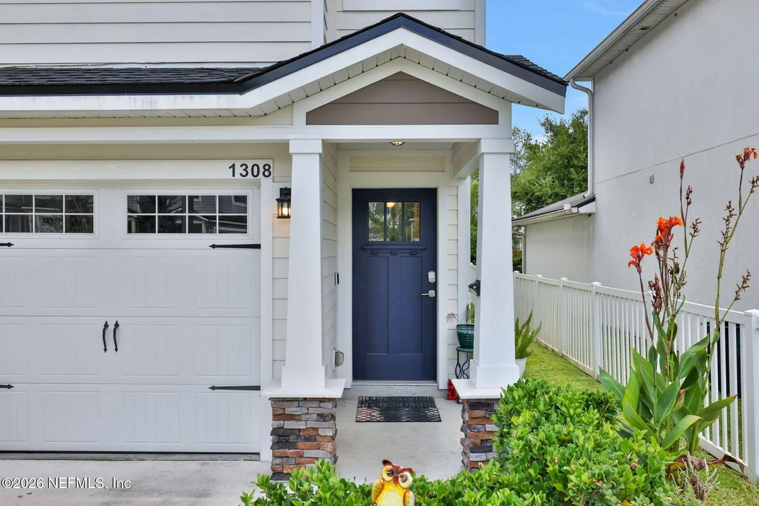 Photo of 1308 MULL Street