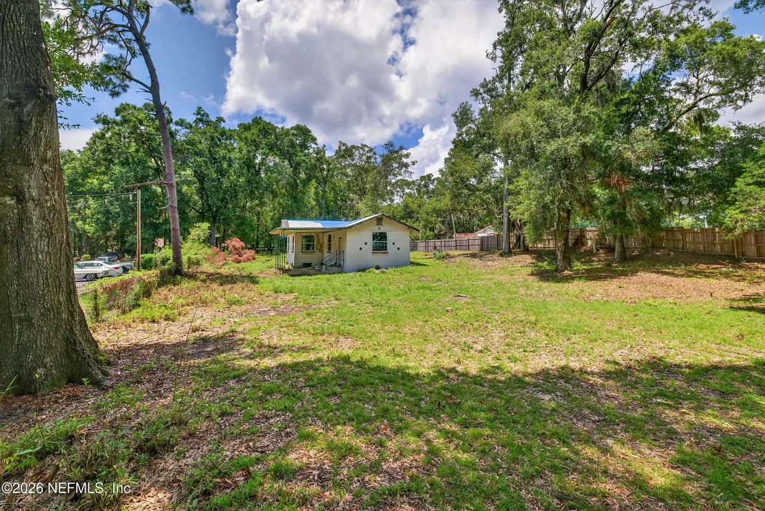 Photo of 9248 RIDGE Boulevard