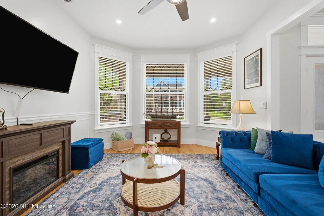Photo of 1217 WALNUT Street