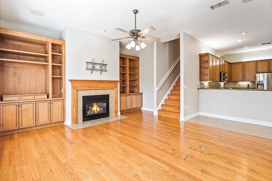 Photo of 821 EAGLE POINT Drive