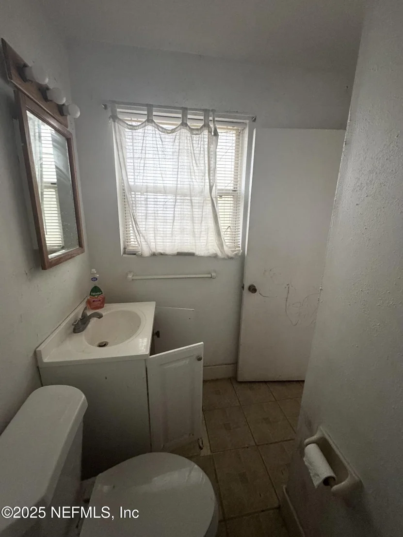 Photo of 7018 ARQUES Road