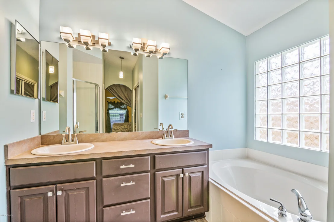 Photo of 221 JOHNS GLEN Drive