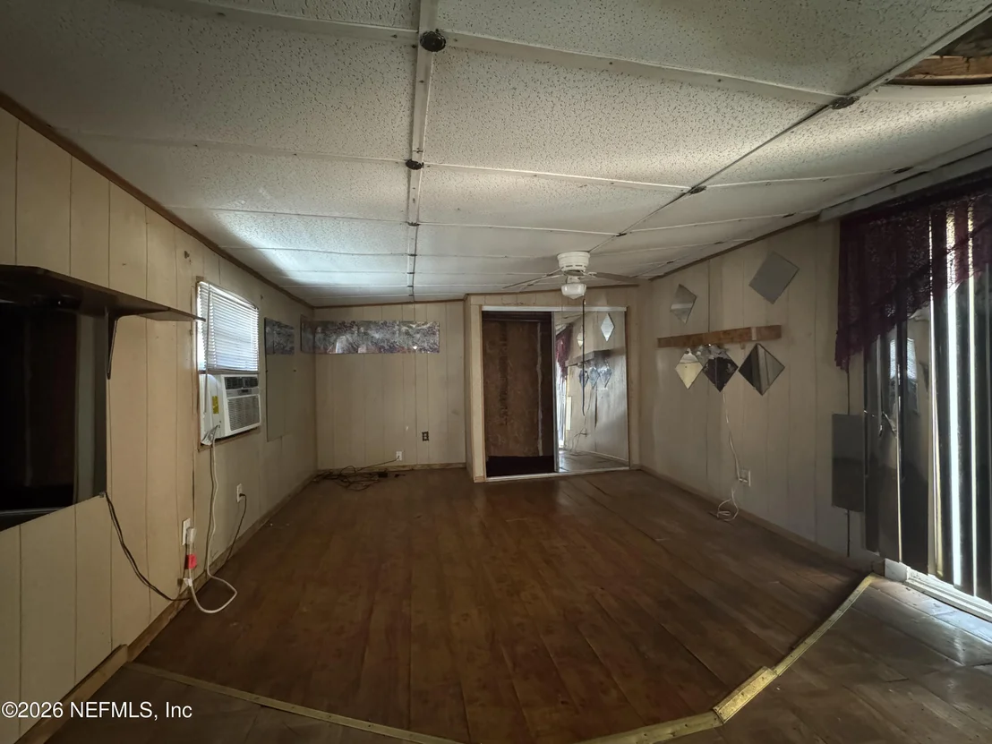 Photo of 2560 ROBERT Street