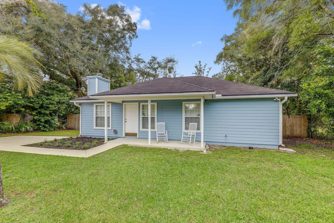 Photo of 351 LINDEN Lane