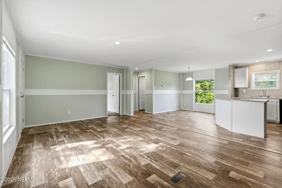 Photo of 187 LAKEVIEW Drive