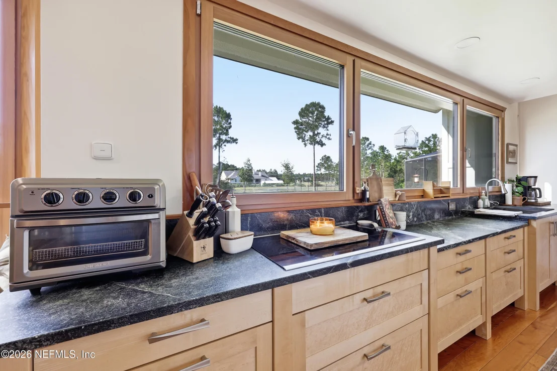 Photo of 6620 SOLOMON Road
