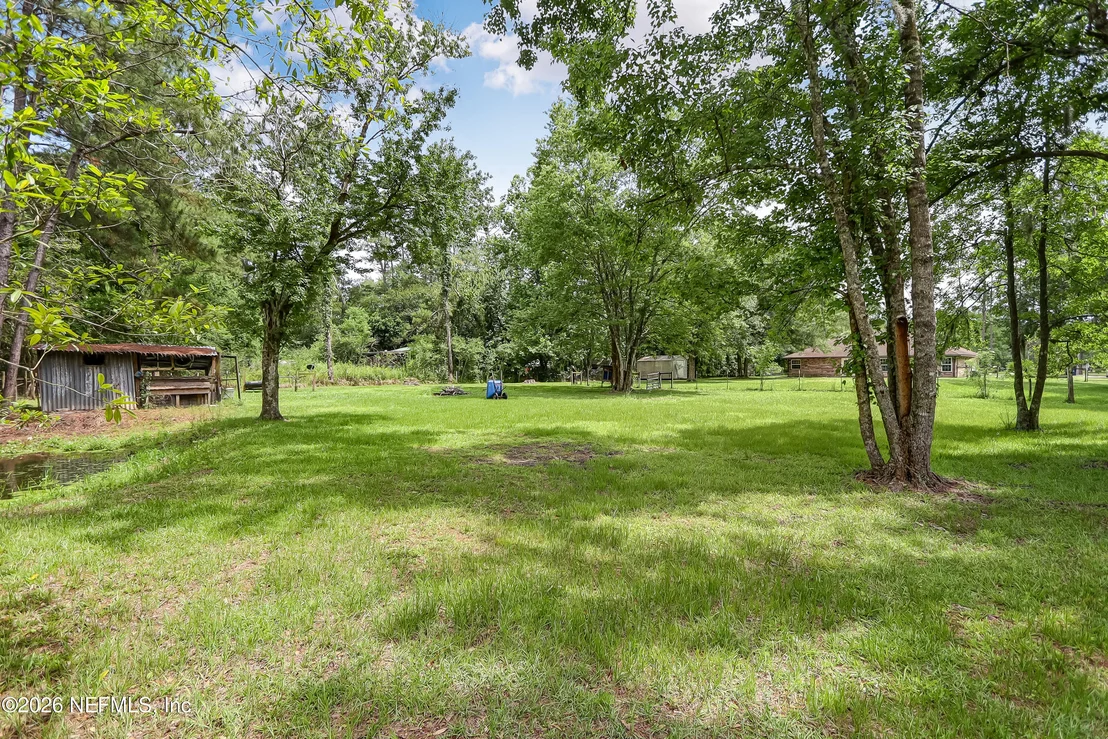 Photo of 44629 WOODLAND Circle