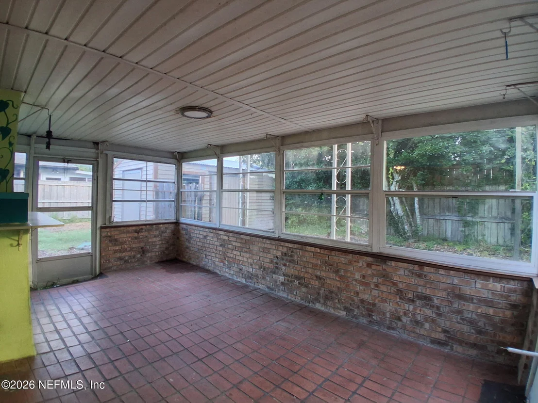 Photo of 320 LOBELIA Road