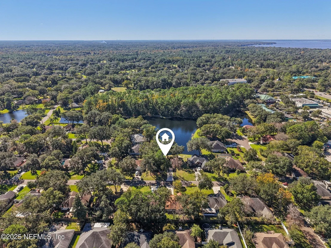 Photo of 208 HONEYSUCKLE Way