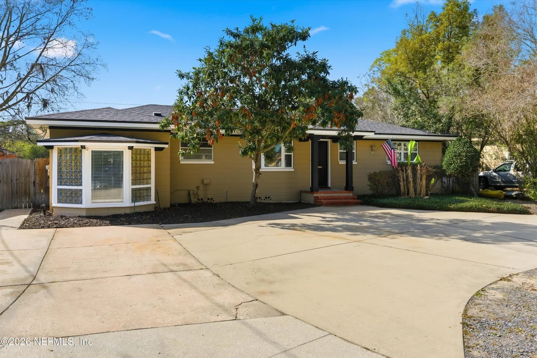 Photo of 2438 BUTTONWOOD Drive