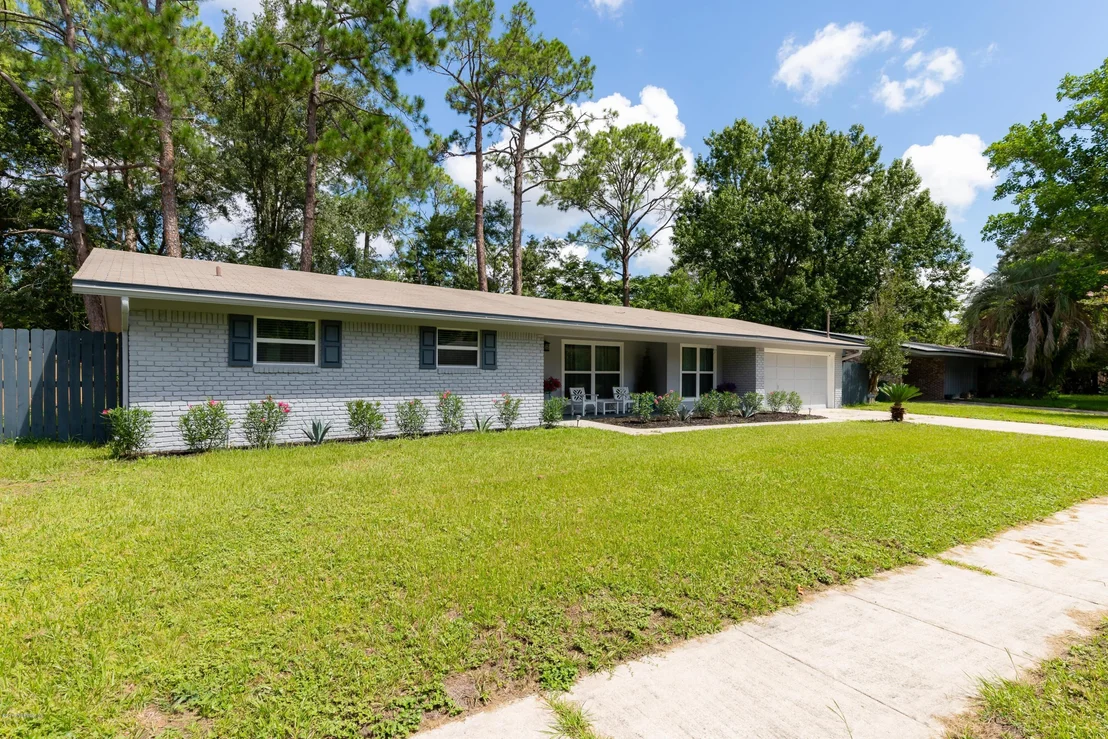 Photo of 3345 PICADILLY Lane