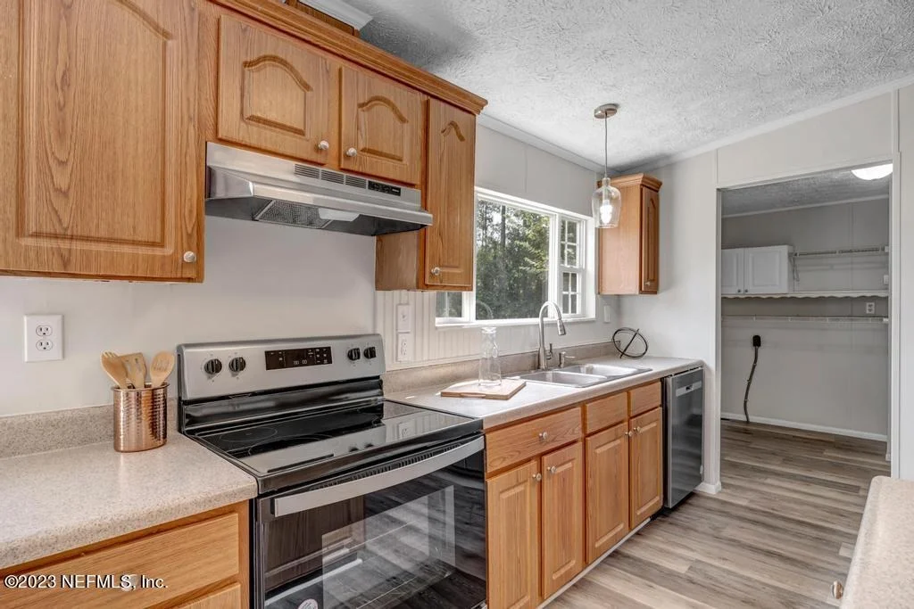 Photo of 43013 LARSEN Road