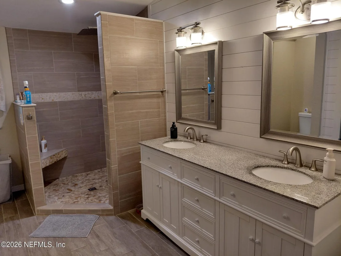 Photo of 118 ROBIN Road