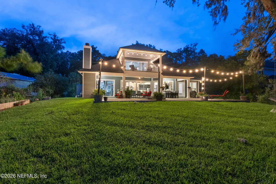Photo of 239 RIVER Road