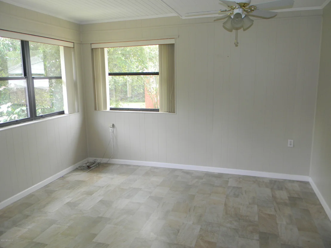 Photo of 1433 HARBOR OAKS Road