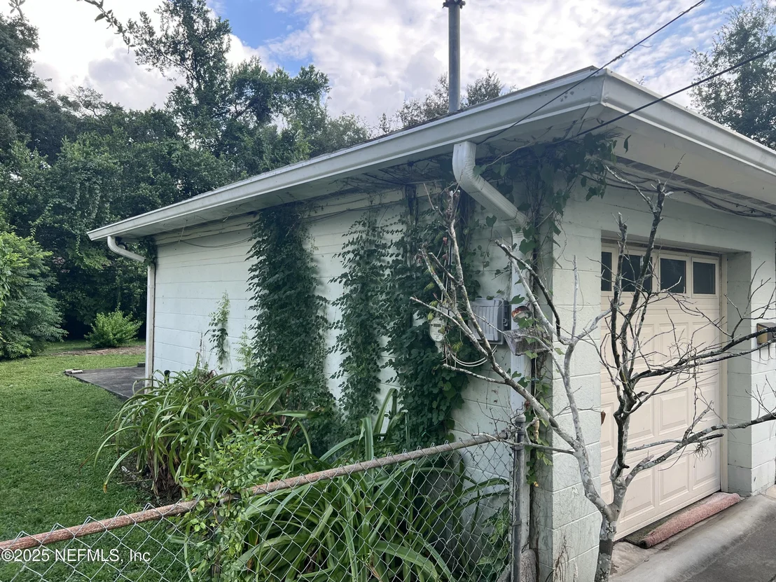 Photo of 205 SPRING FOREST Avenue
