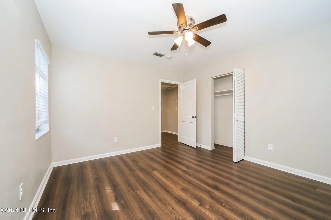 Photo of 5635 CRESTVIEW Road