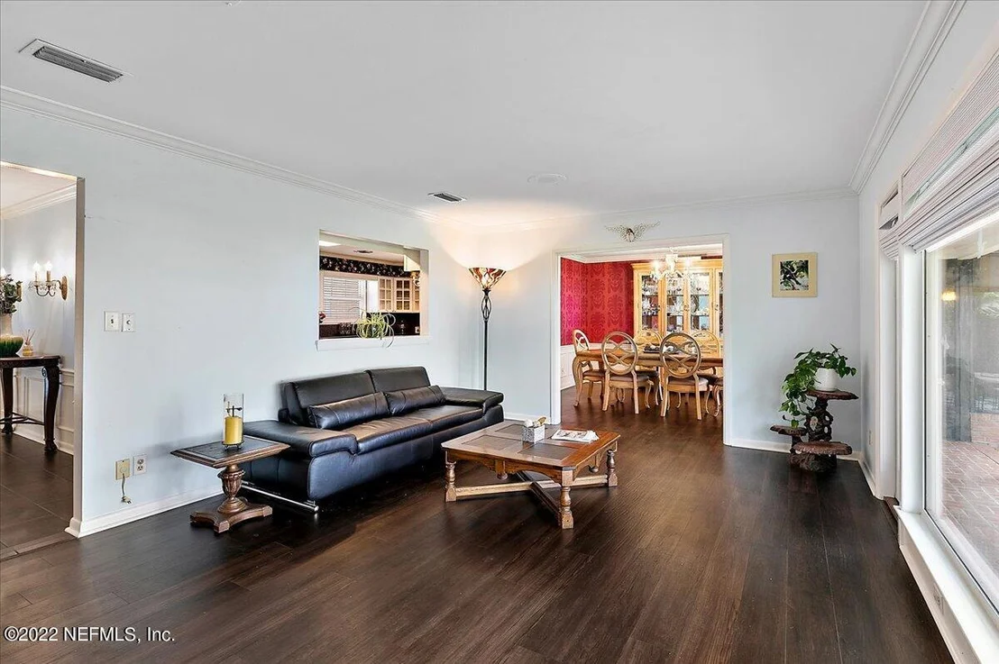 Photo of 1348 BAYLOR Lane