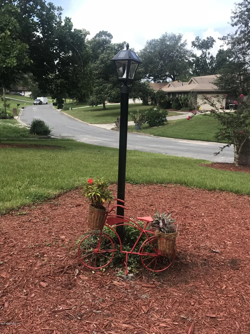 Photo of 901 MIDDLERIDGE Court