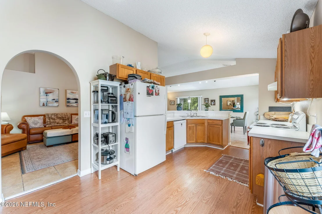 Photo of 2274 PEERLESS Lane W