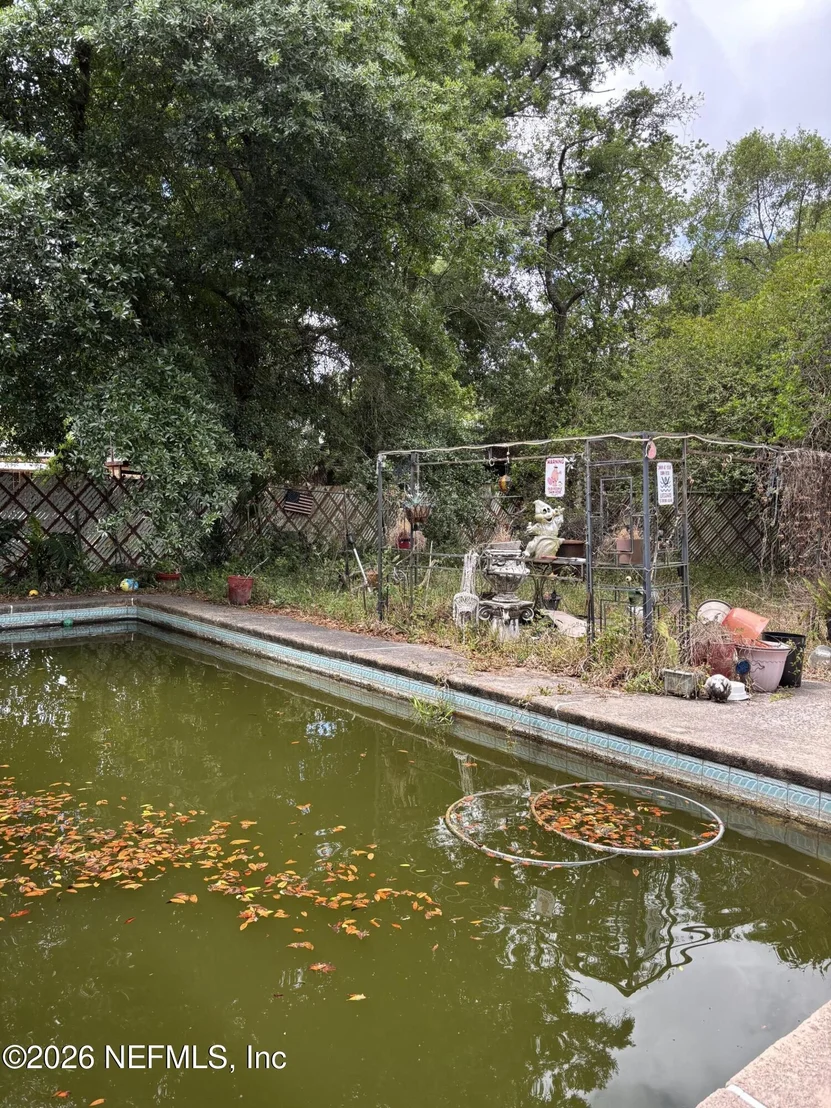 Photo of 918 BACALL Road