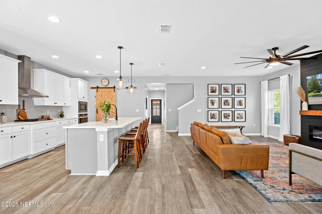 Photo of 1127 TRAILMARK Drive