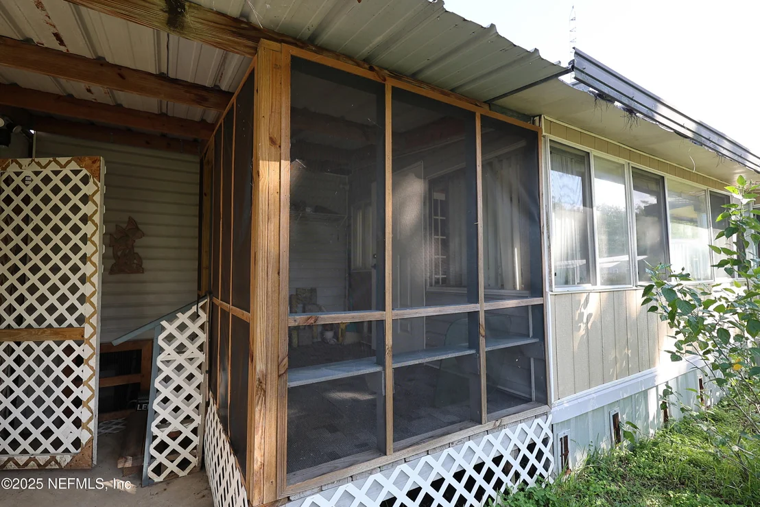Photo of 138 EDGEWATER Road